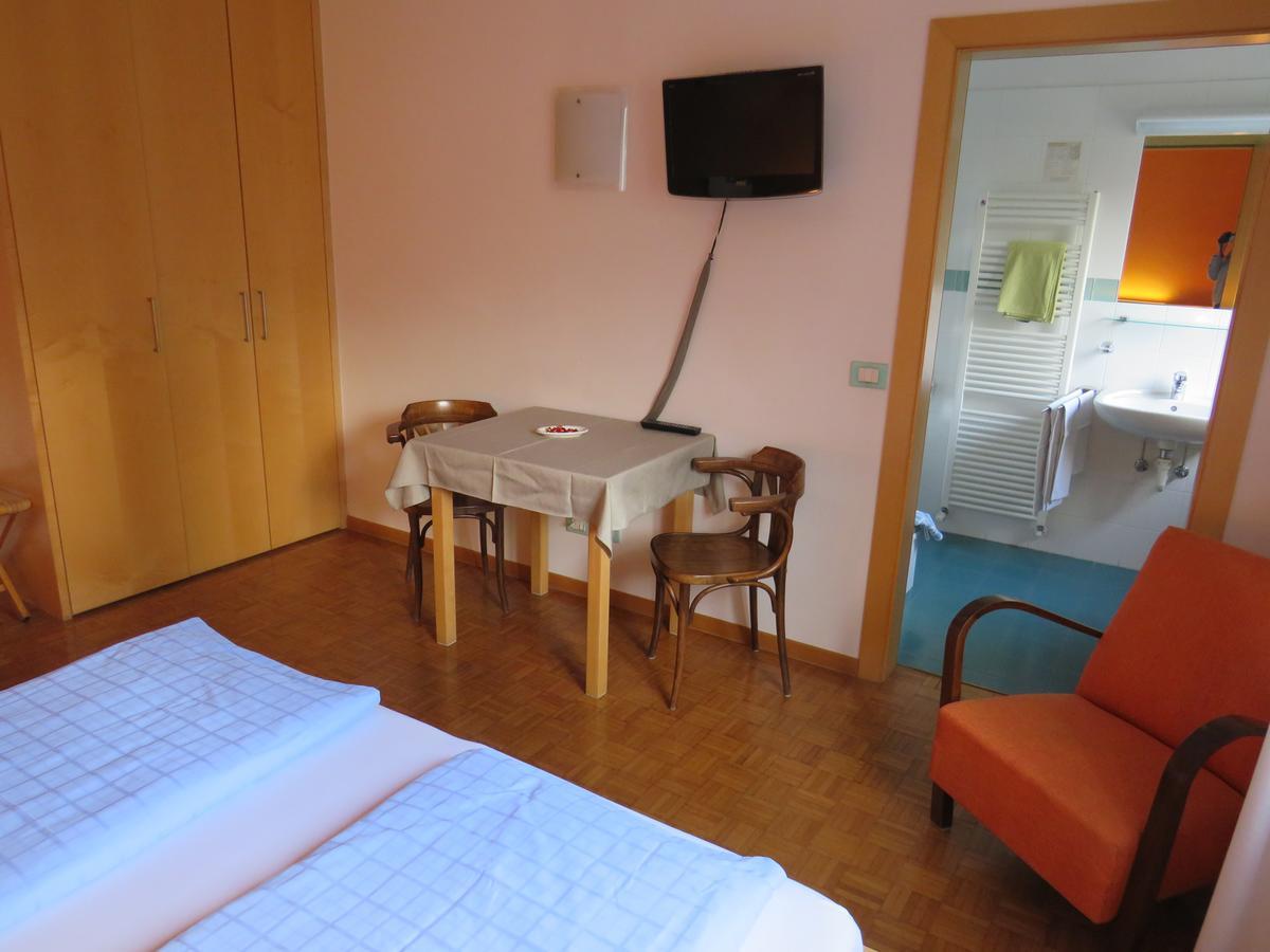 Garnì Domus Mea Hotel Merano Bagian luar foto