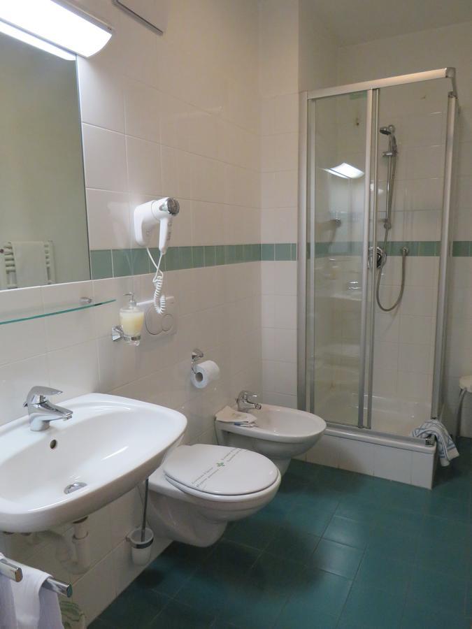 Garnì Domus Mea Hotel Merano Bagian luar foto