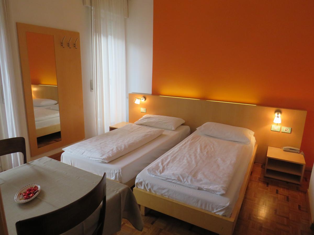 Garnì Domus Mea Hotel Merano Bagian luar foto