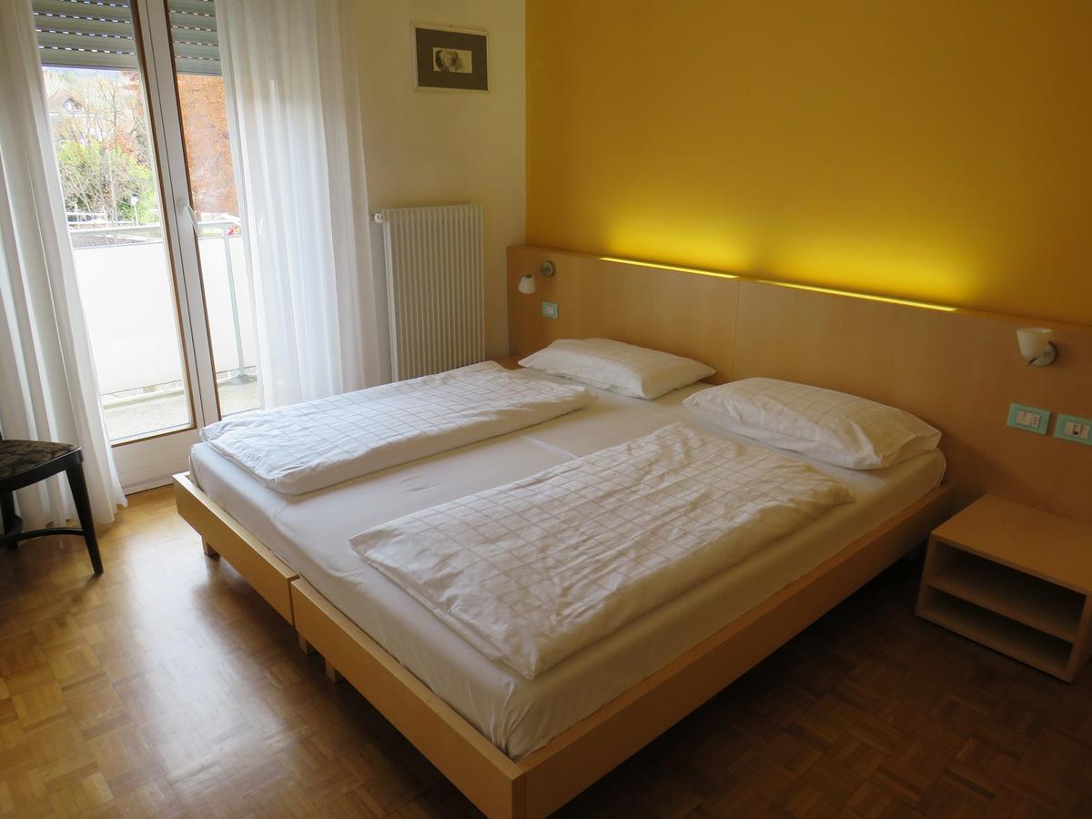 Garnì Domus Mea Hotel Merano Bagian luar foto