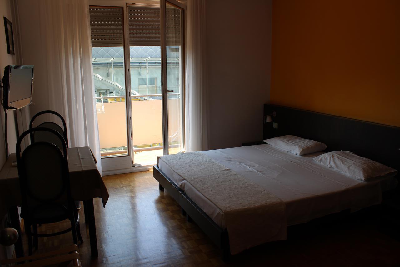 Garnì Domus Mea Hotel Merano Bagian luar foto
